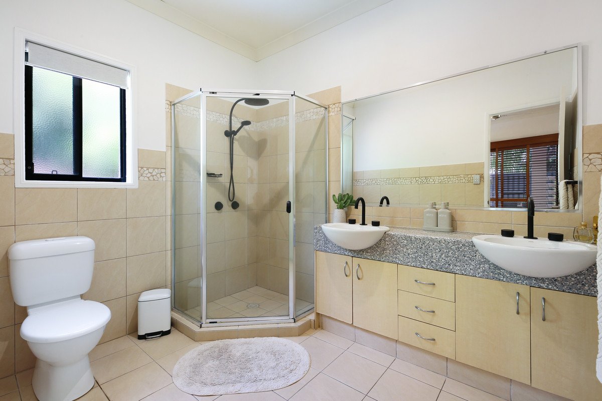 49 Lantau Crescent Varsity Lakes 18