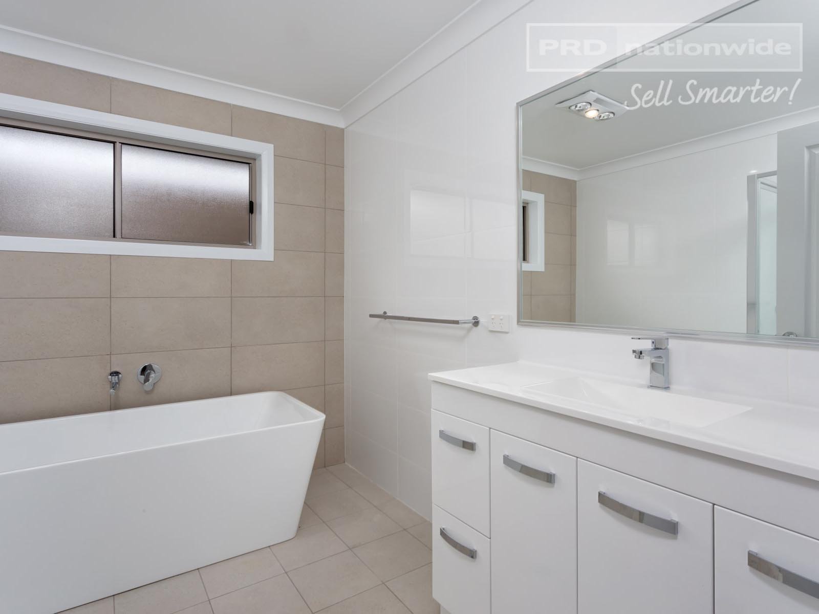 49 Lingiari Drive LLOYD 6
