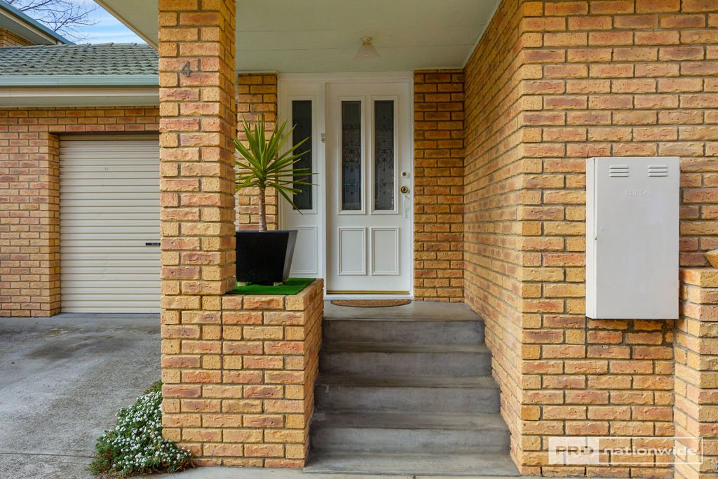 4/9 Long Point Road SANDY BAY 2