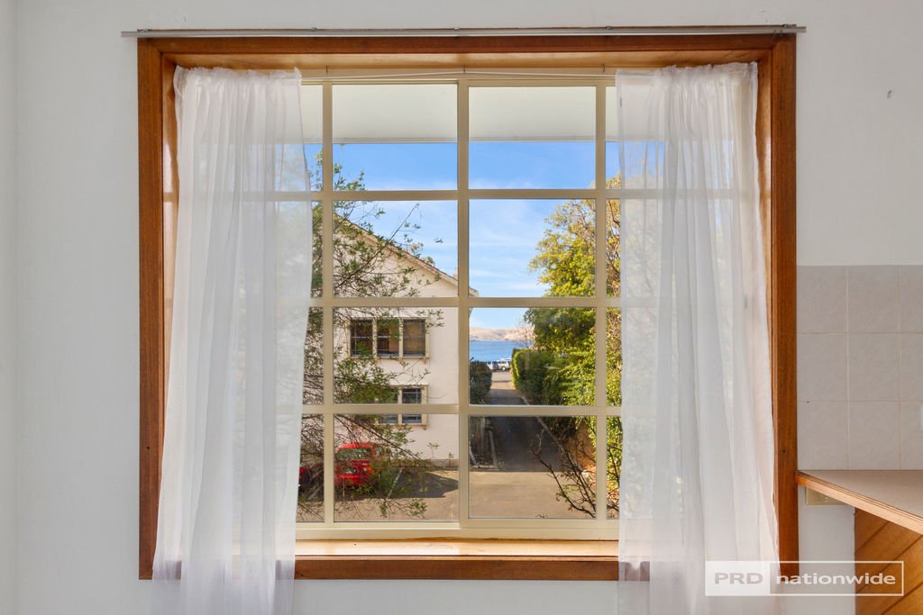 4/9 Long Point Road SANDY BAY 8