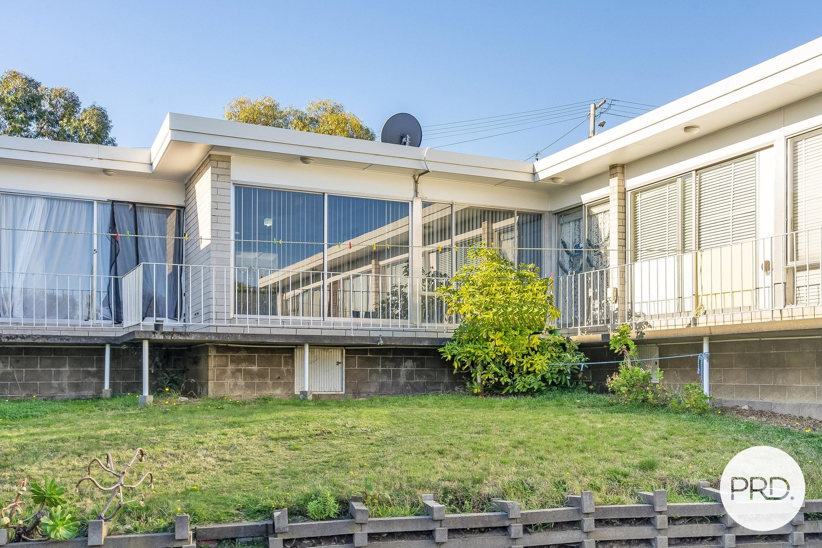 4/9 Lowanna Road LINDISFARNE 1