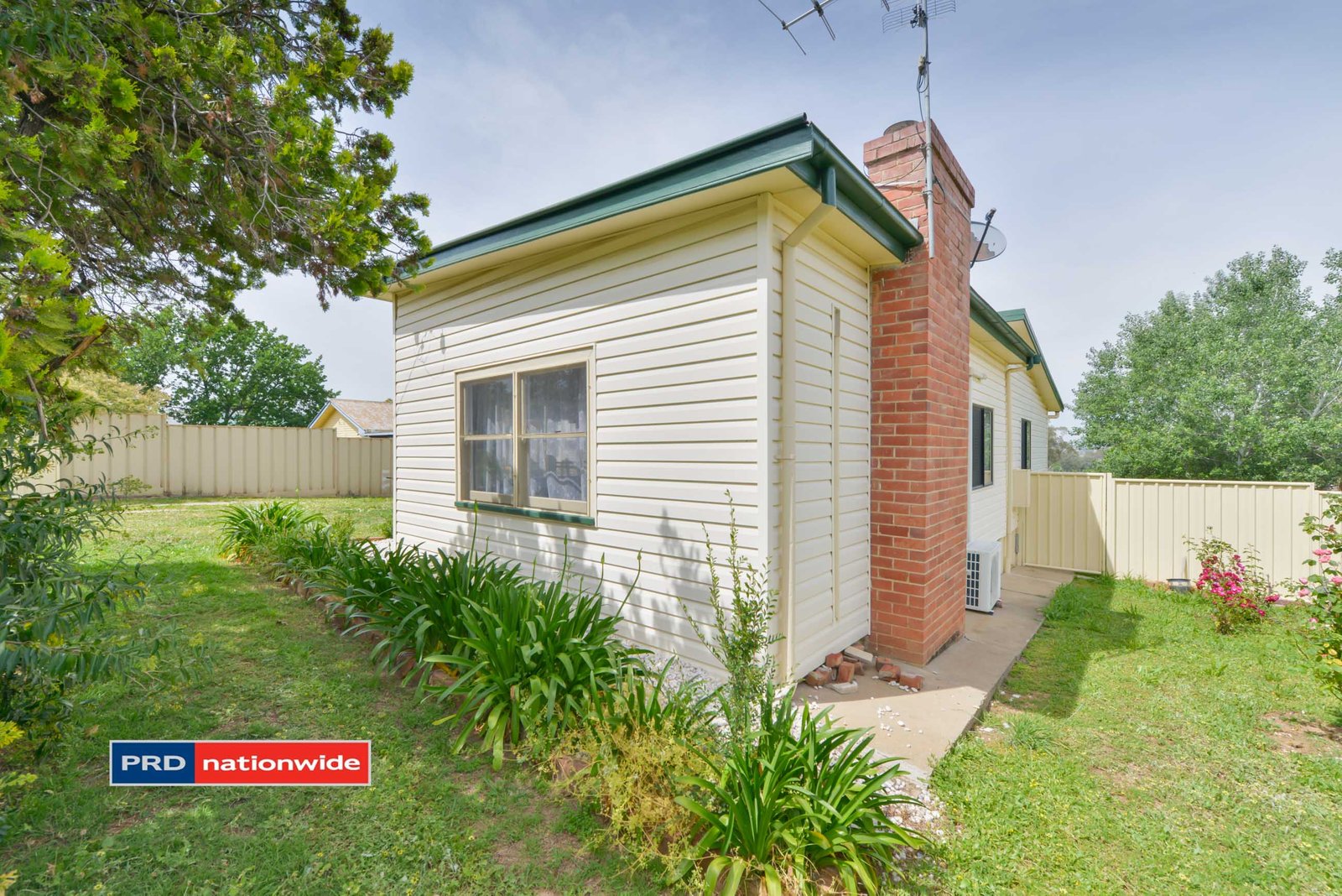 49 Manilla Road TAMWORTH 12
