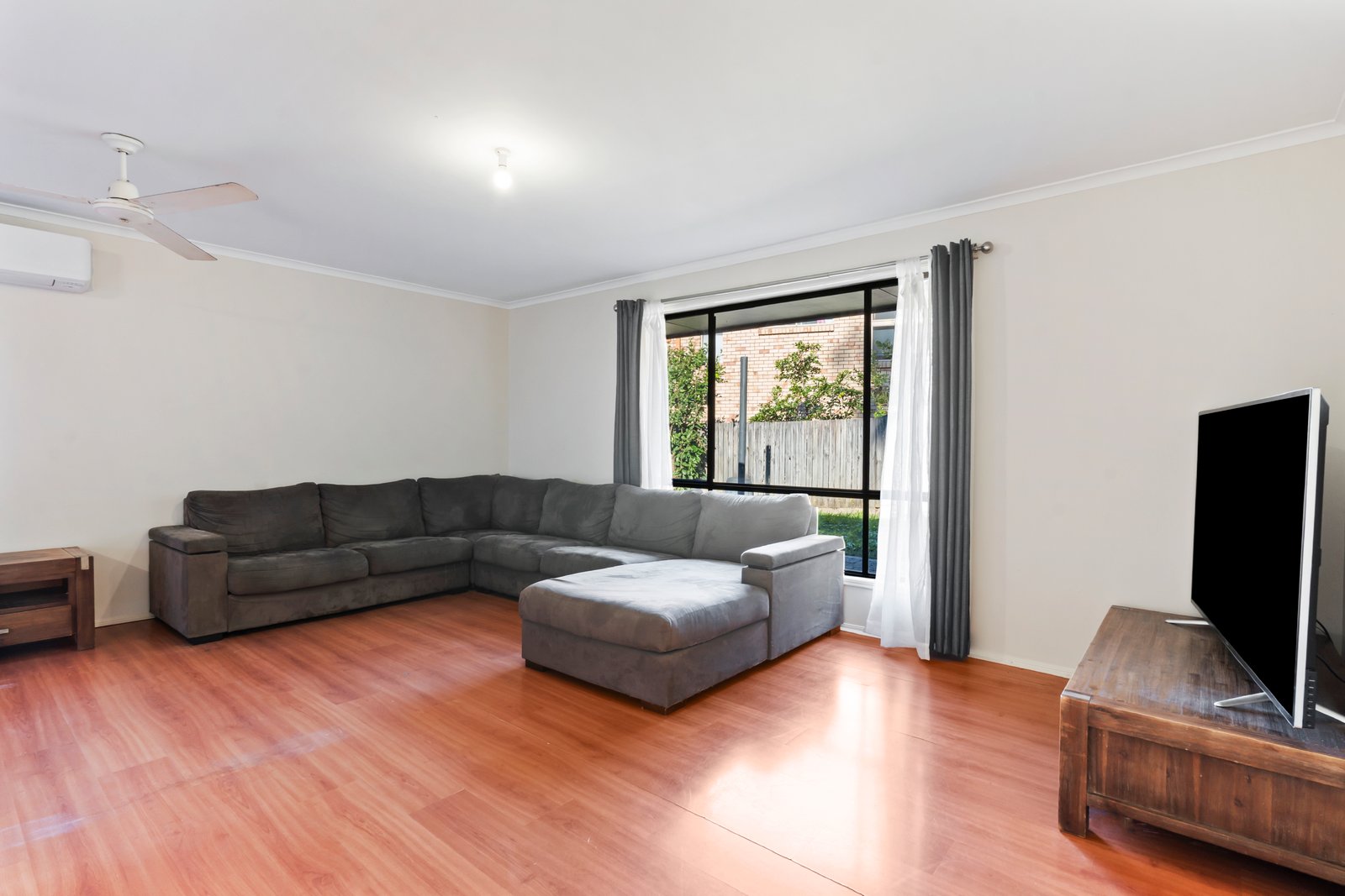 49 Mariners Crescent BANORA POINT 4