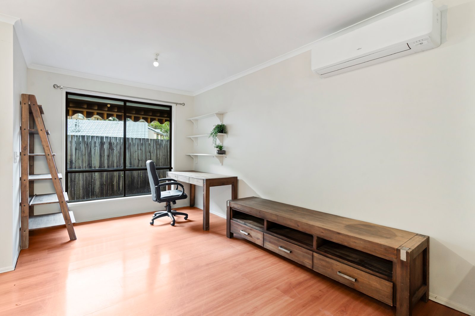 49 Mariners Crescent BANORA POINT 5