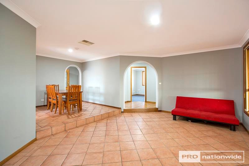 49 Meadow Banks Drive TAMWORTH 6