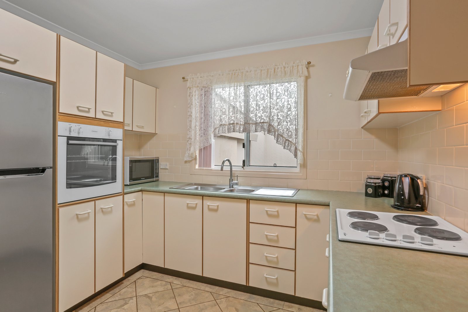 49 Melaleuca Crescent KANAHOOKA 2