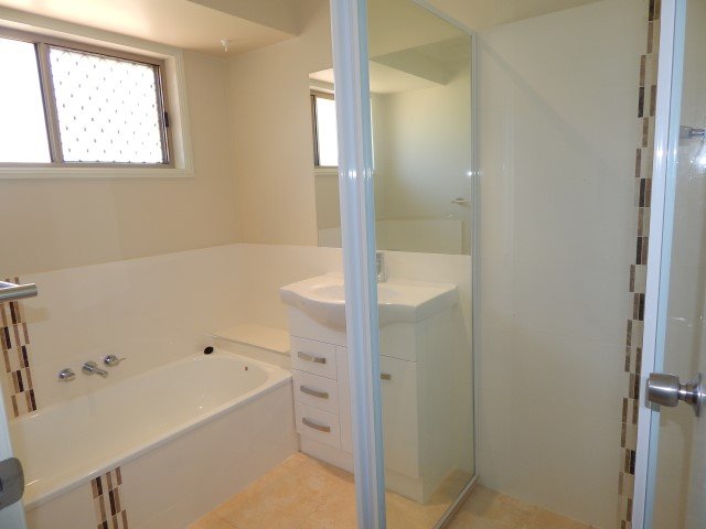 49 Montezuma Drive BURLEIGH WATERS 5