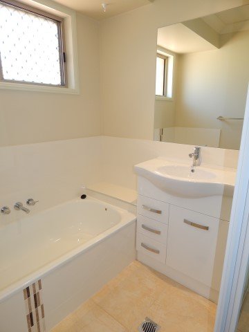 49 Montezuma Drive BURLEIGH WATERS 6