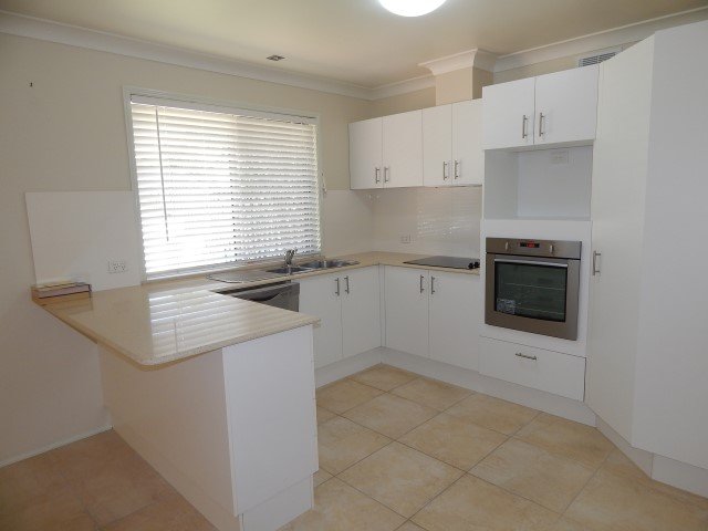 49 Montezuma Drive BURLEIGH WATERS 10