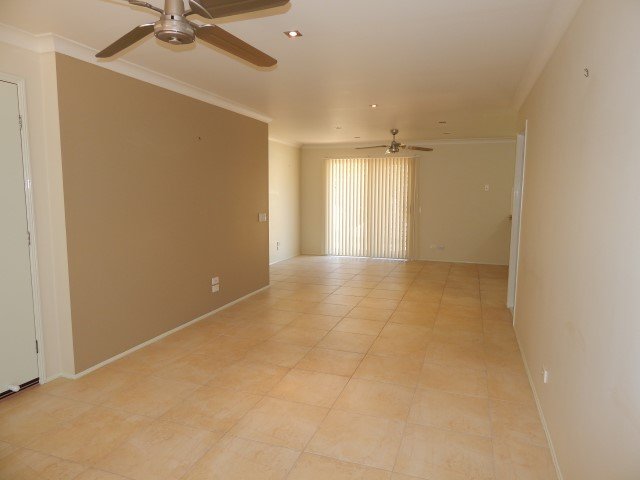 49 Montezuma Drive BURLEIGH WATERS 12