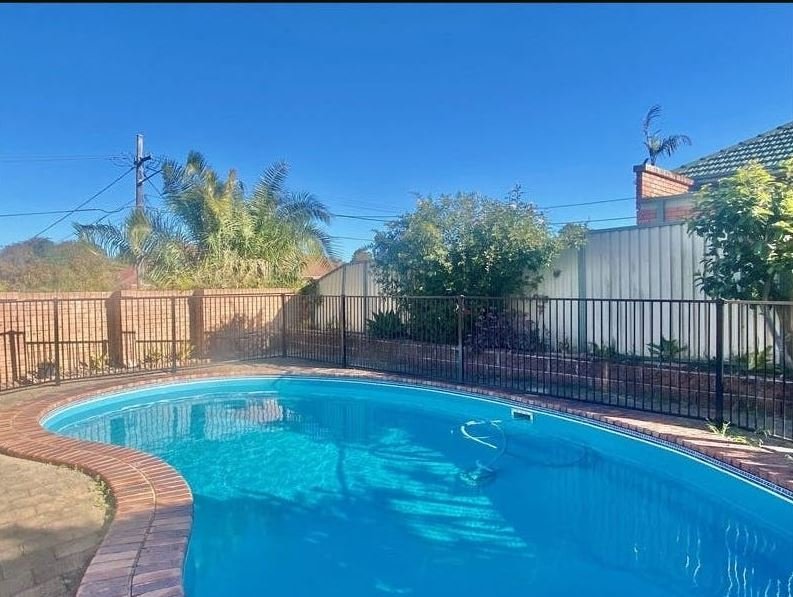 49 Mountview Ave  BEVERLY HILLS 2