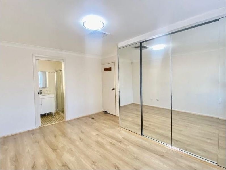 49 Mountview Ave  BEVERLY HILLS 4