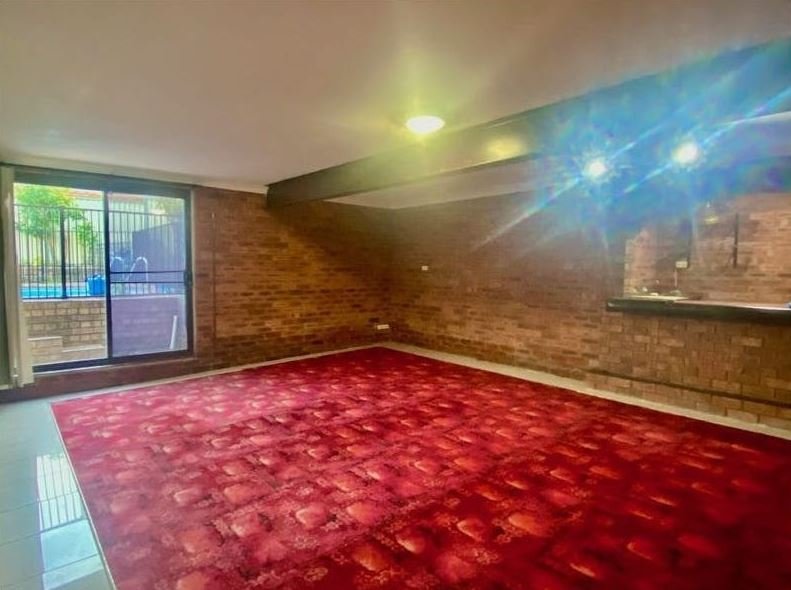 49 Mountview Ave  BEVERLY HILLS 7