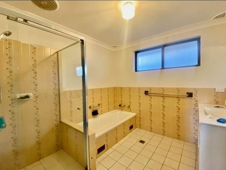 49 Mountview Ave  BEVERLY HILLS 8