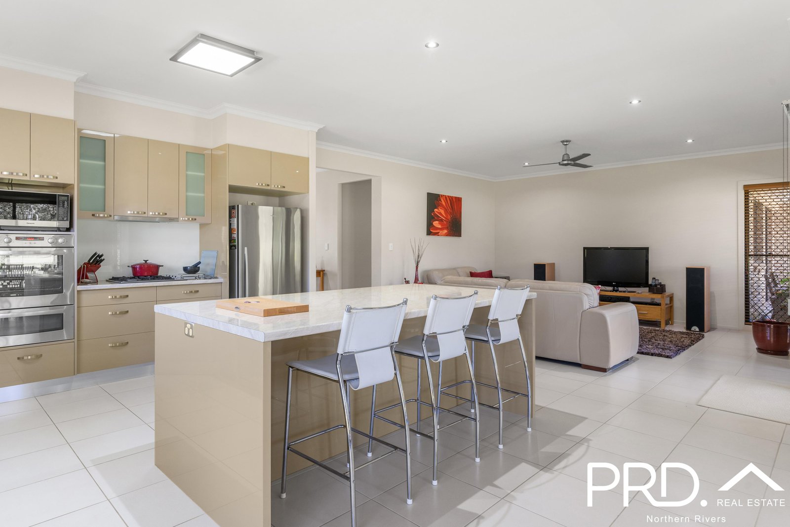 49 Pennefather Close YORKLEA 8