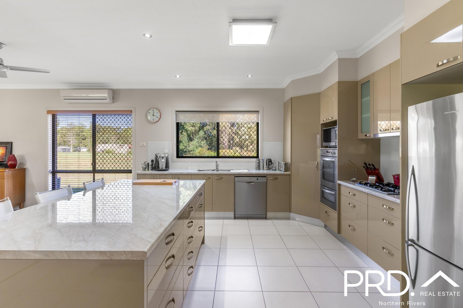 49 Pennefather Close YORKLEA 9