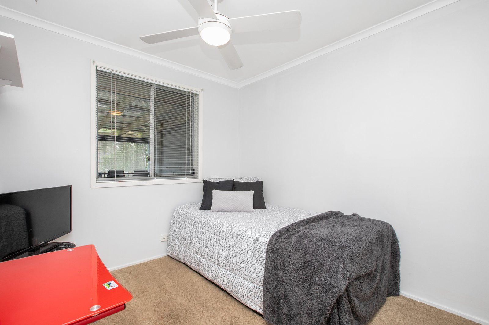 49 Pepler Place THORNTON 12