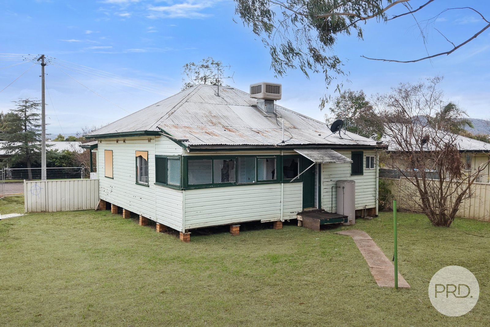 49 Petra Avenue TAMWORTH 9
