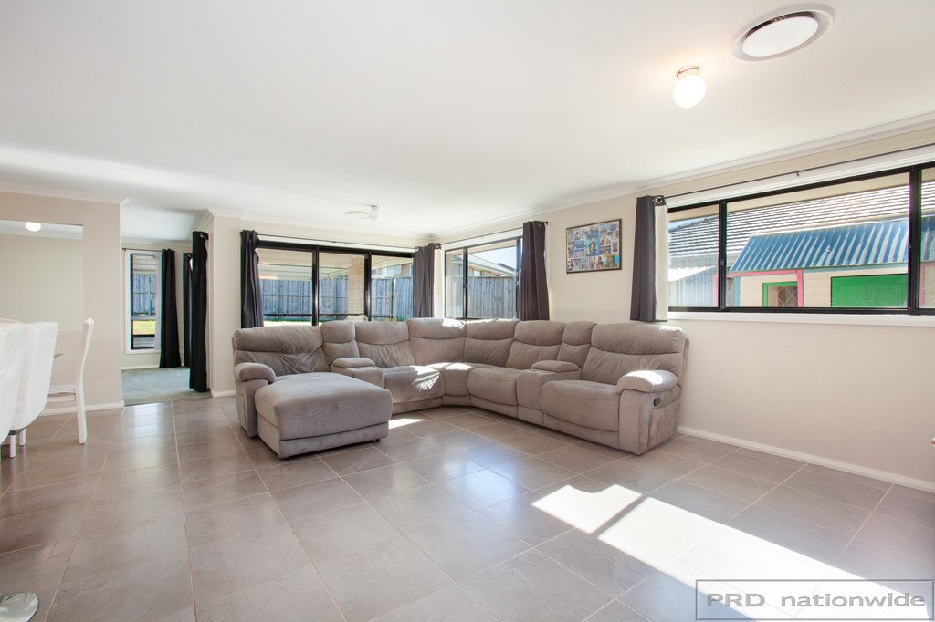 49 Redgum Circuit ABERGLASSLYN 4