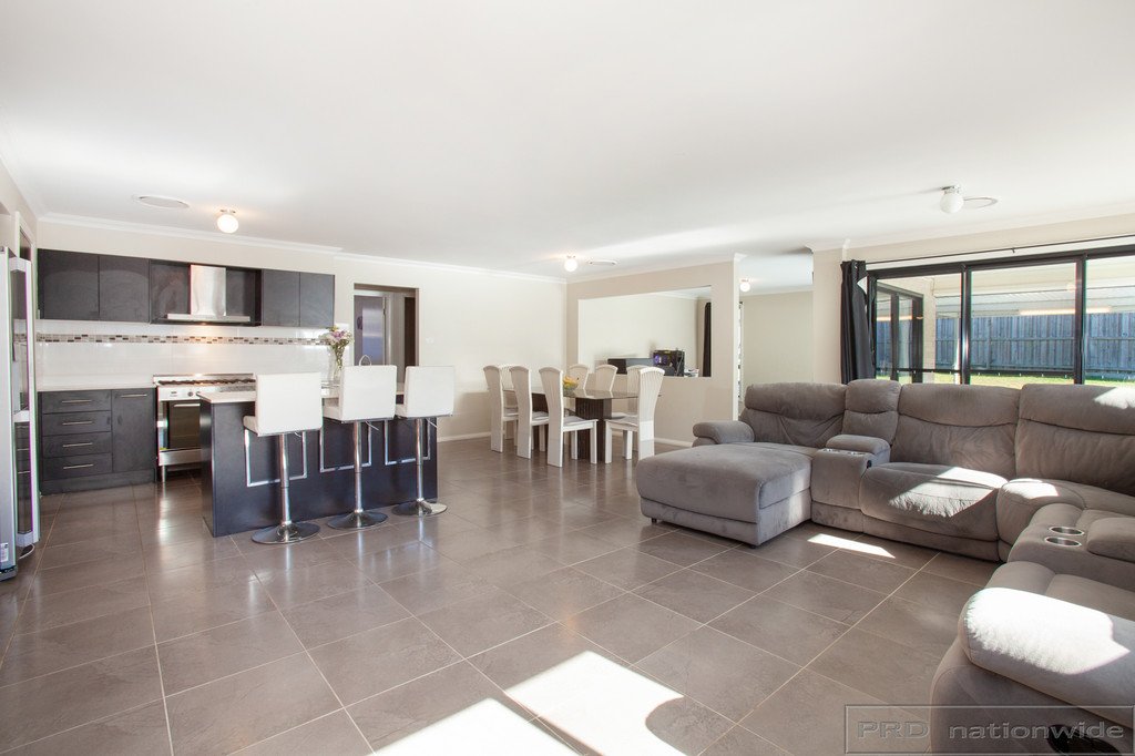 49 Redgum Circuit ABERGLASSLYN 5