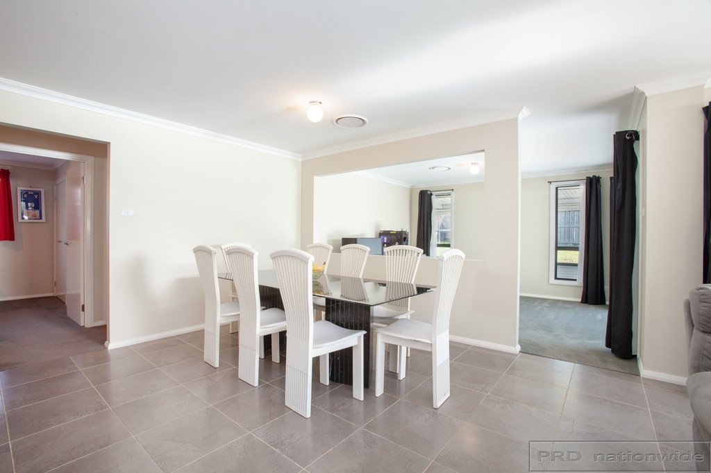 49 Redgum Circuit ABERGLASSLYN 9