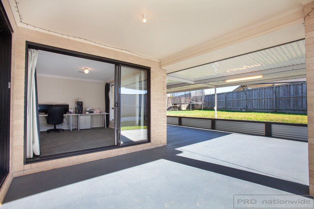 49 Redgum Circuit ABERGLASSLYN 12