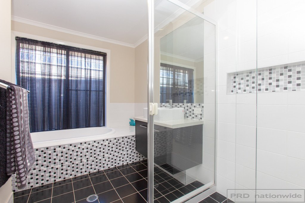 49 Redgum Circuit ABERGLASSLYN 20