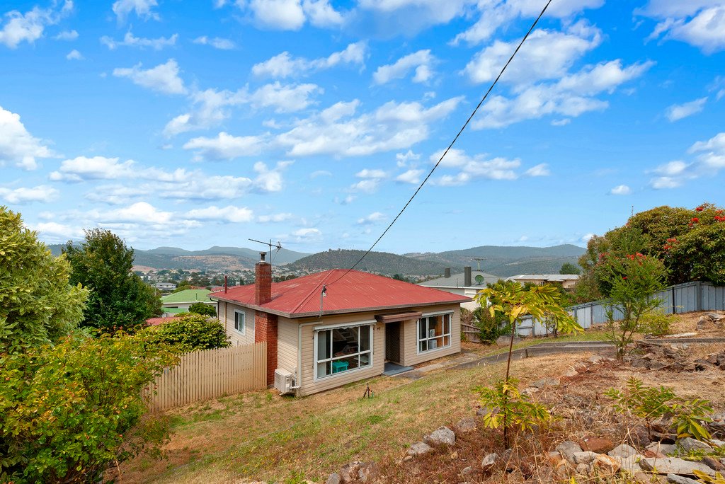 49 Southview Crescent NEW NORFOLK 1