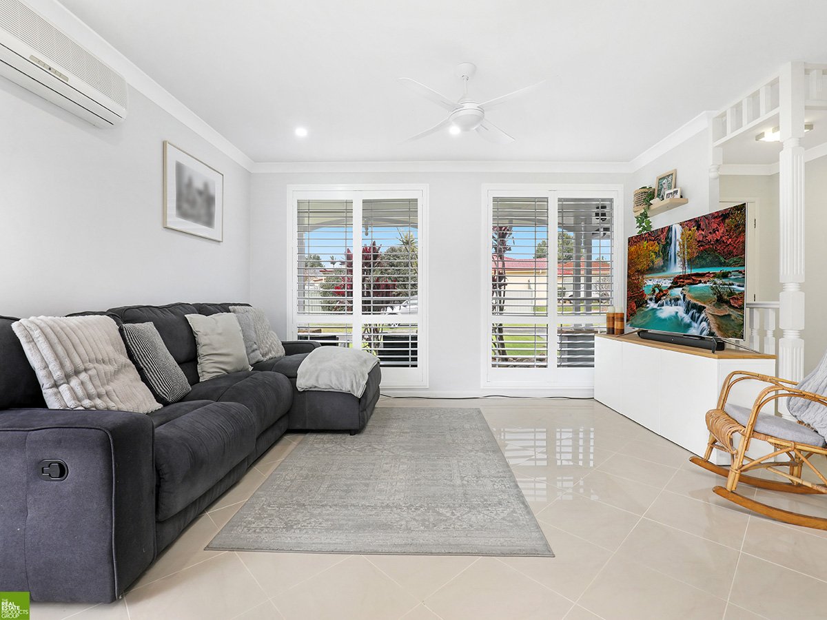 49 Timms Place HORSLEY 2