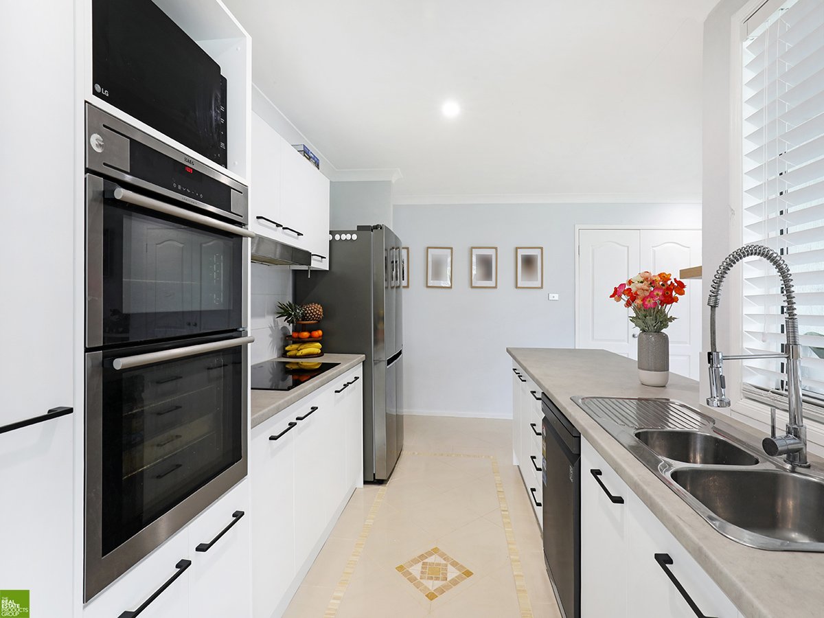 49 Timms Place HORSLEY 4
