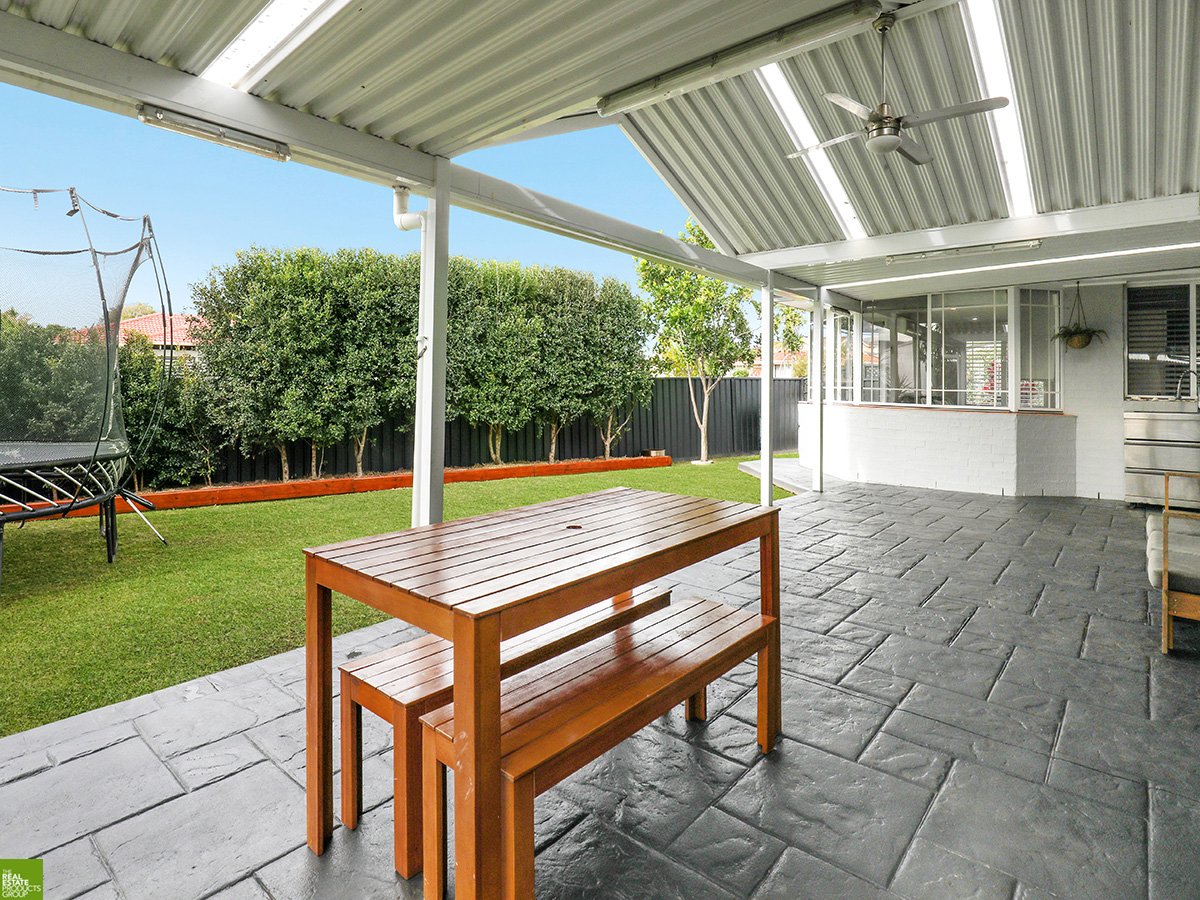 49 Timms Place HORSLEY 11
