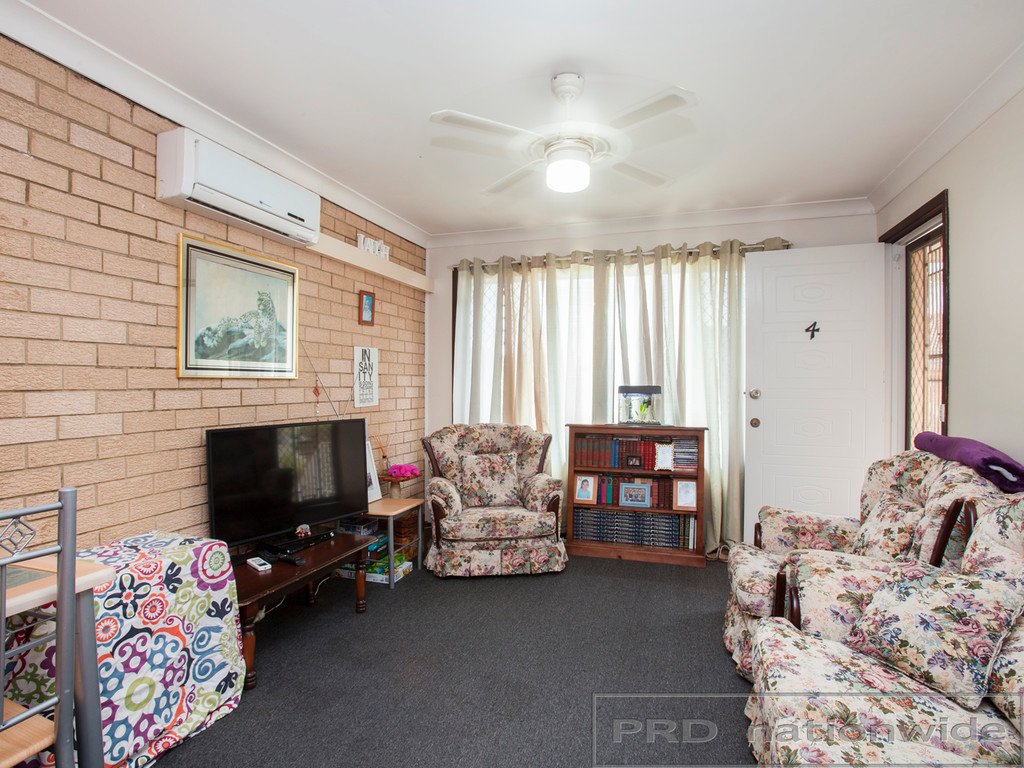 4/9 Waller Street EAST MAITLAND 2