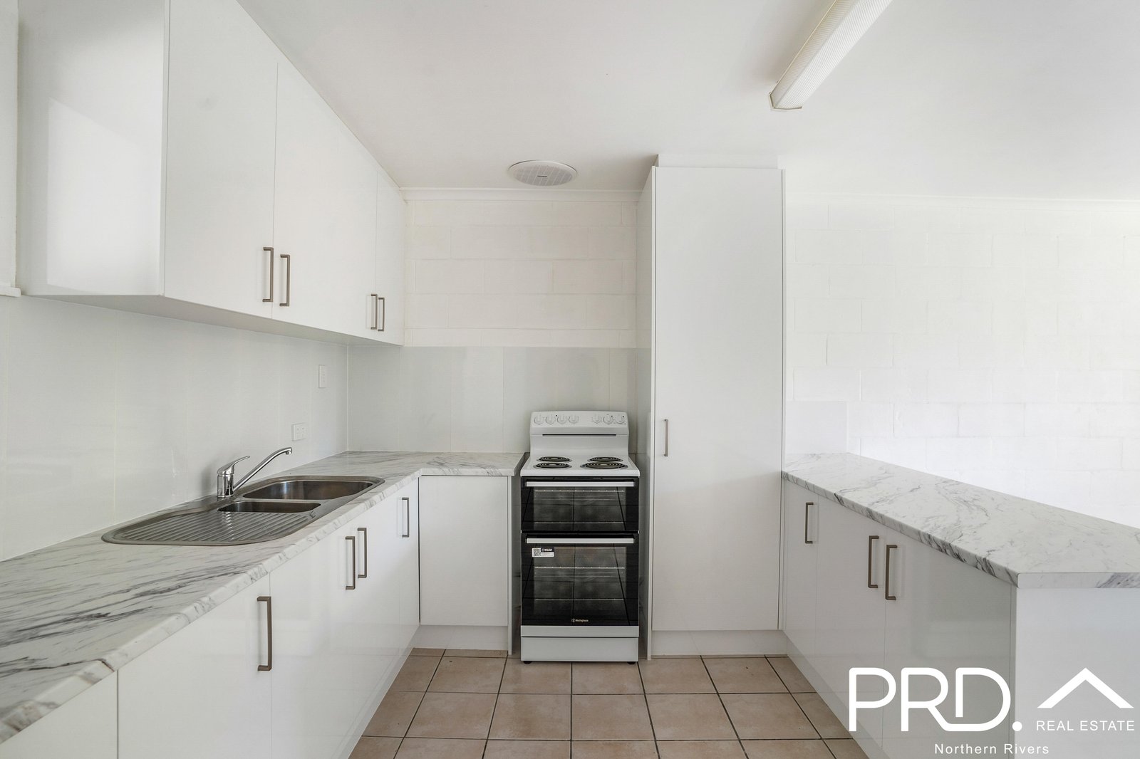 4/90 Farley Street CASINO 4