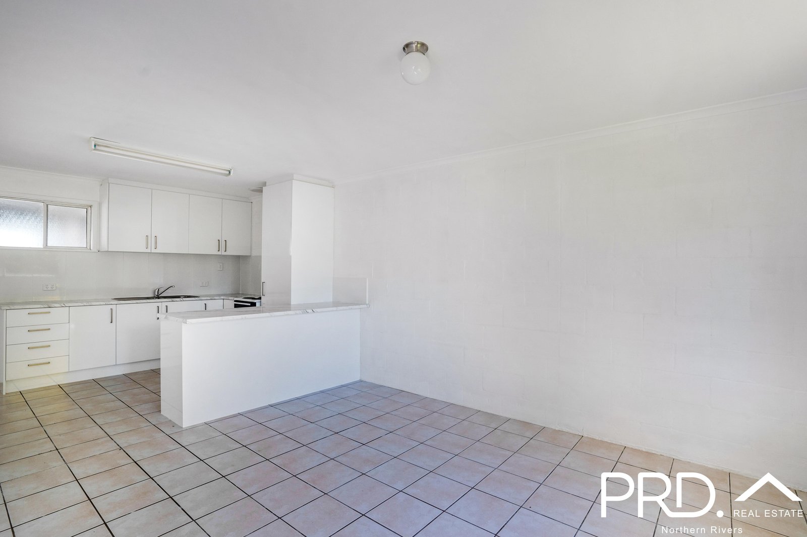 4/90 Farley Street CASINO 8