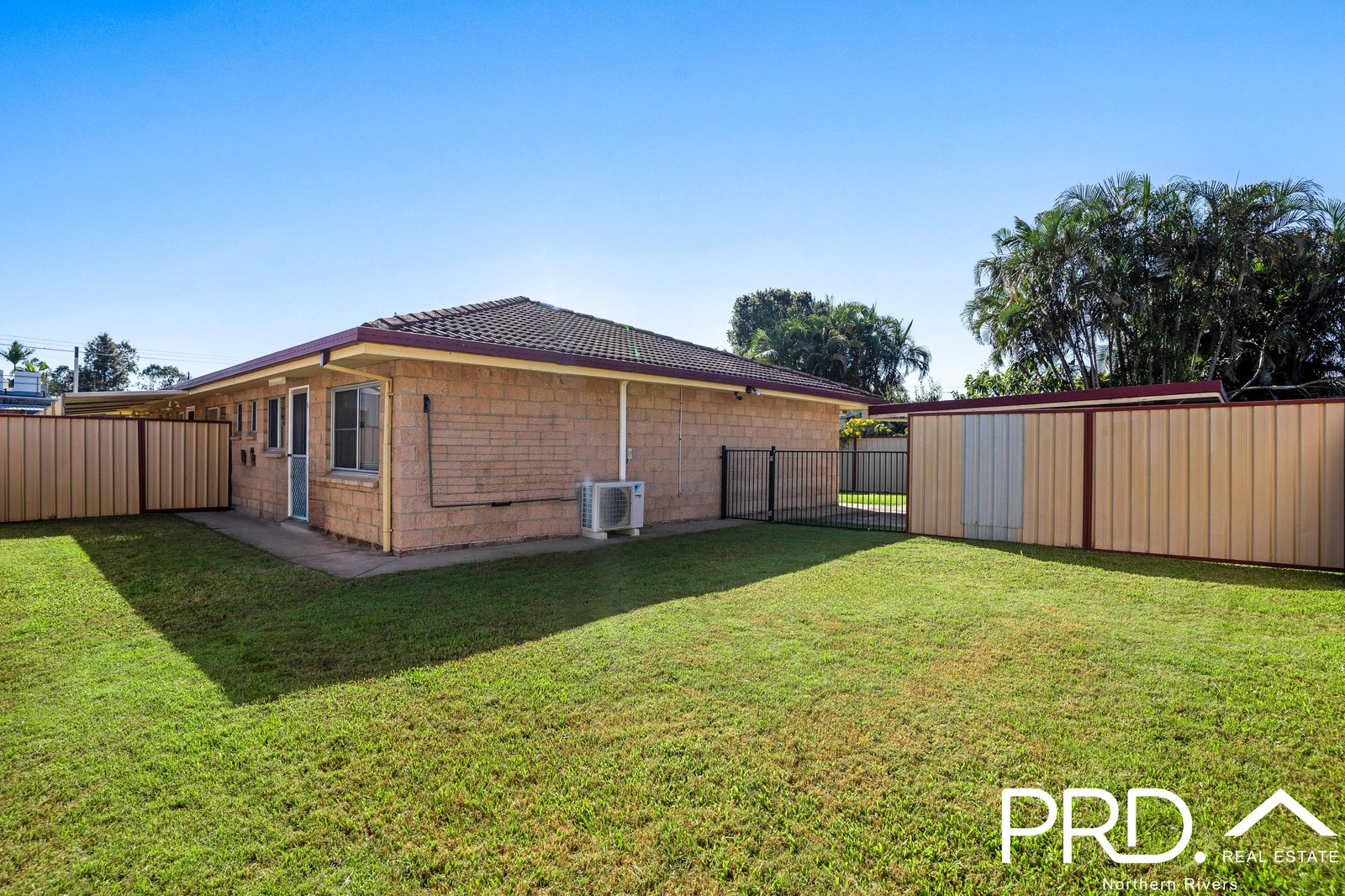 4/90 Farley Street CASINO 15