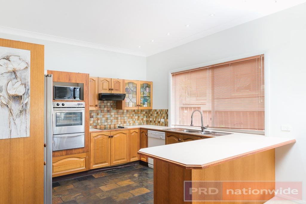 490 Henry Lawson Drive EAST HILLS 6