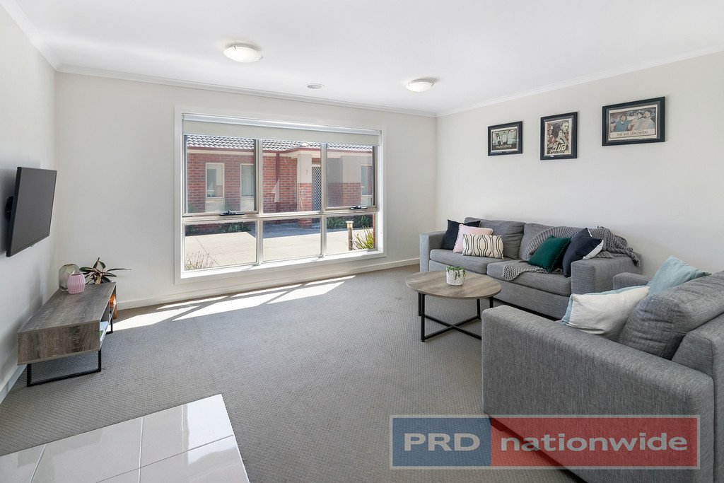 4/908 Geelong Road CANADIAN 4