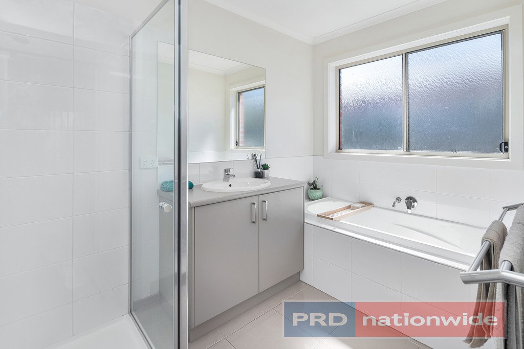 4/908 Geelong Road CANADIAN 6