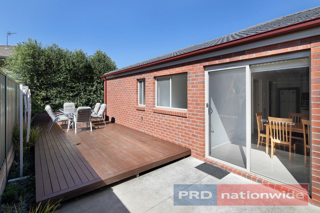 4/908 Geelong Road CANADIAN 8