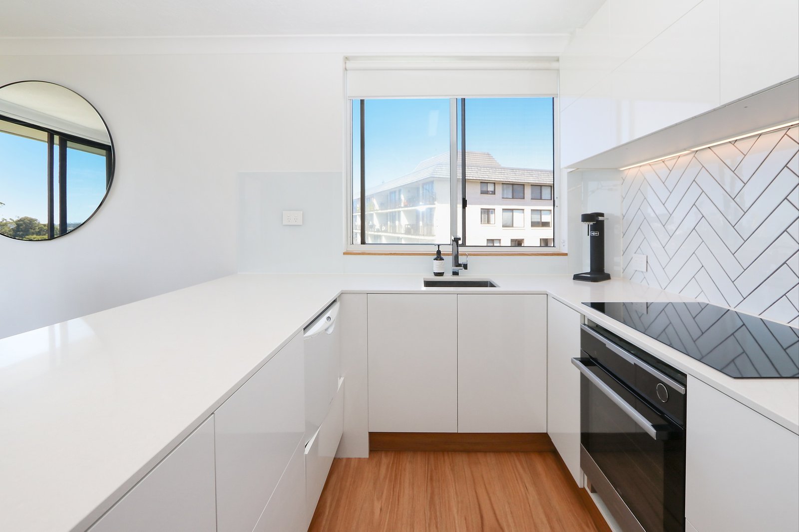 49/11 Fairway Drive CLEAR ISLAND WATERS 7
