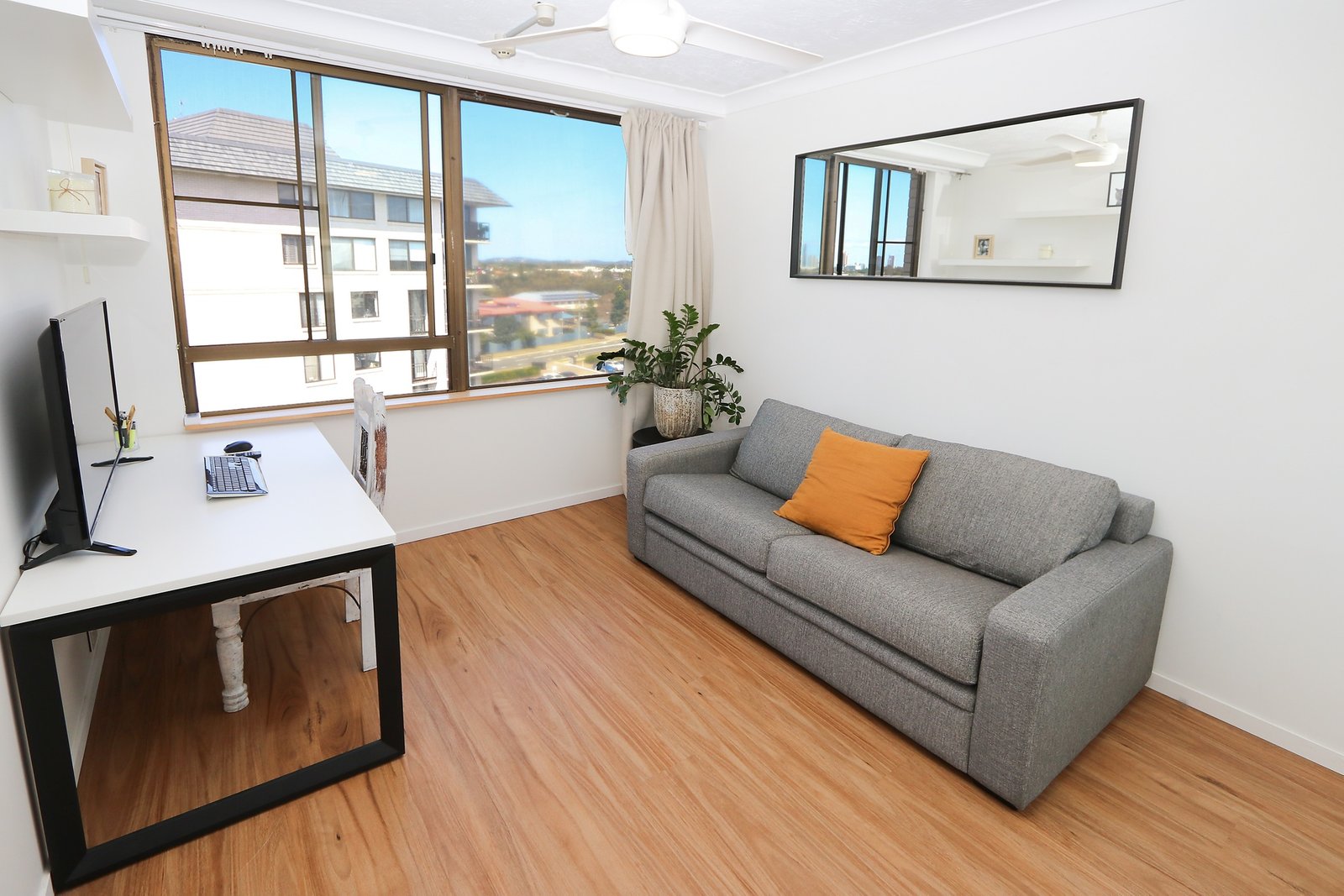 49/11 Fairway Drive CLEAR ISLAND WATERS 11