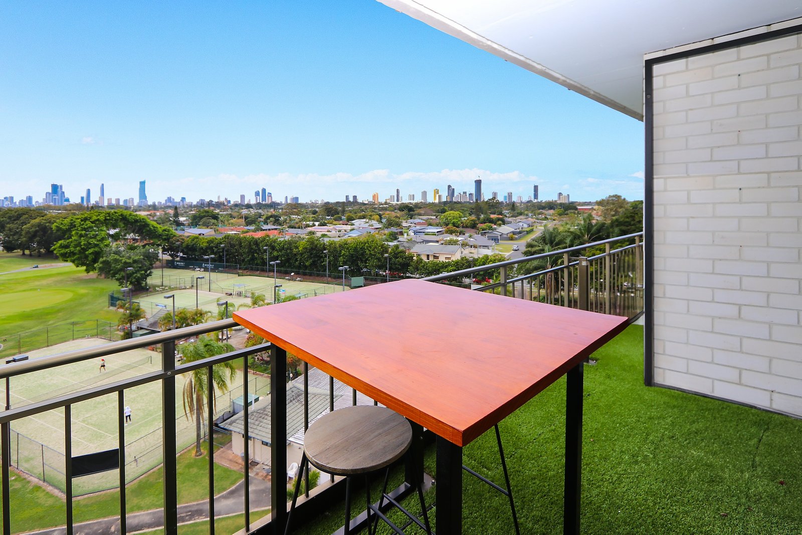 49/11 Fairway Drive CLEAR ISLAND WATERS 13