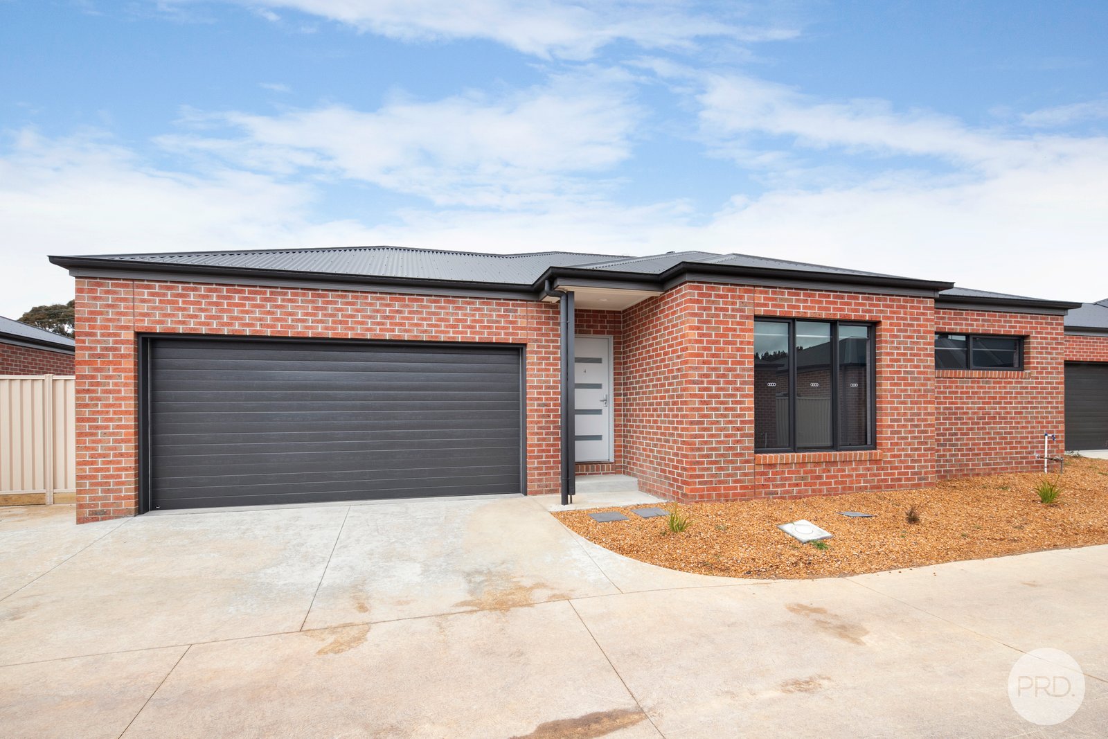 4/916 Geelong Road CANADIAN 1