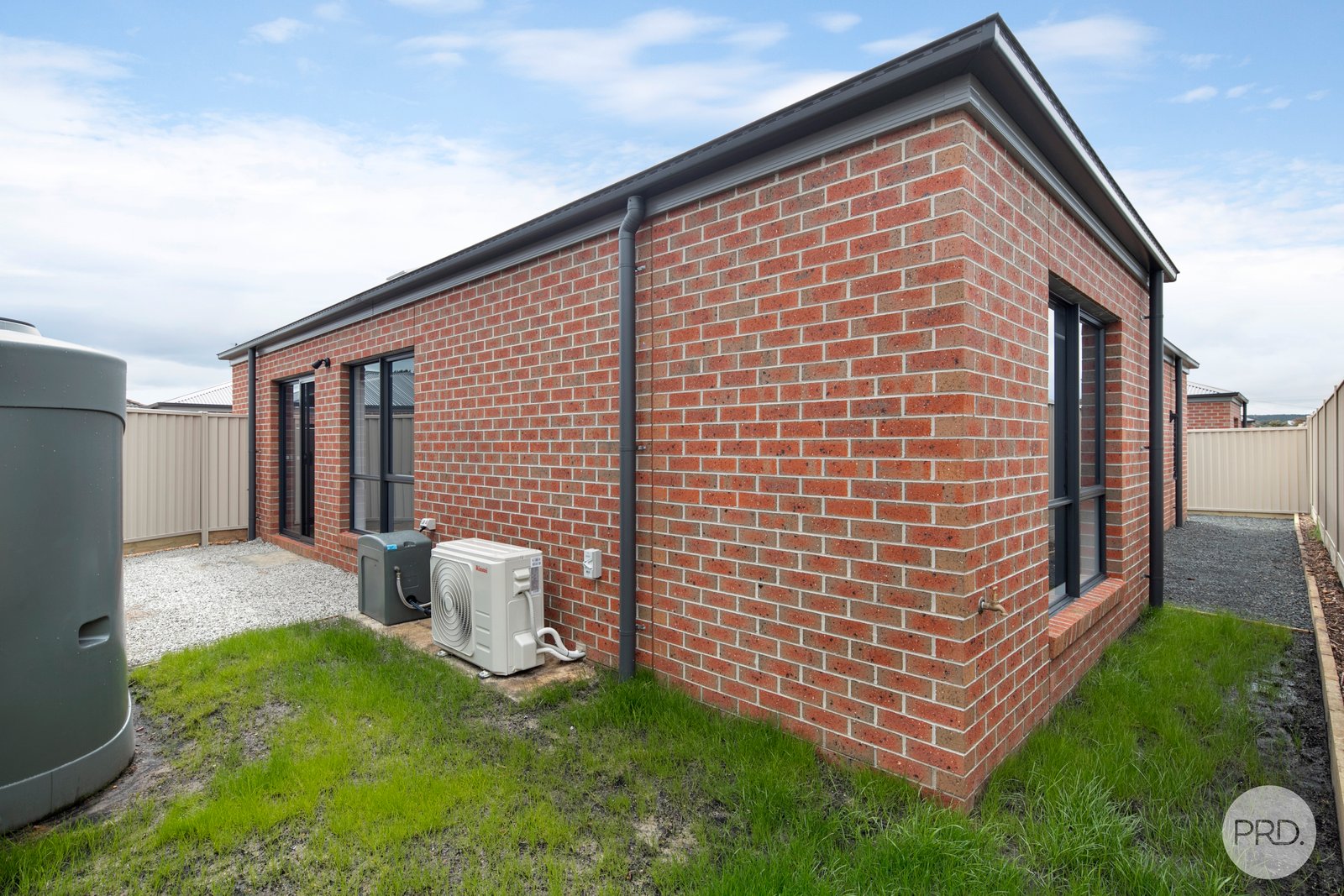 4/916 Geelong Road CANADIAN 3