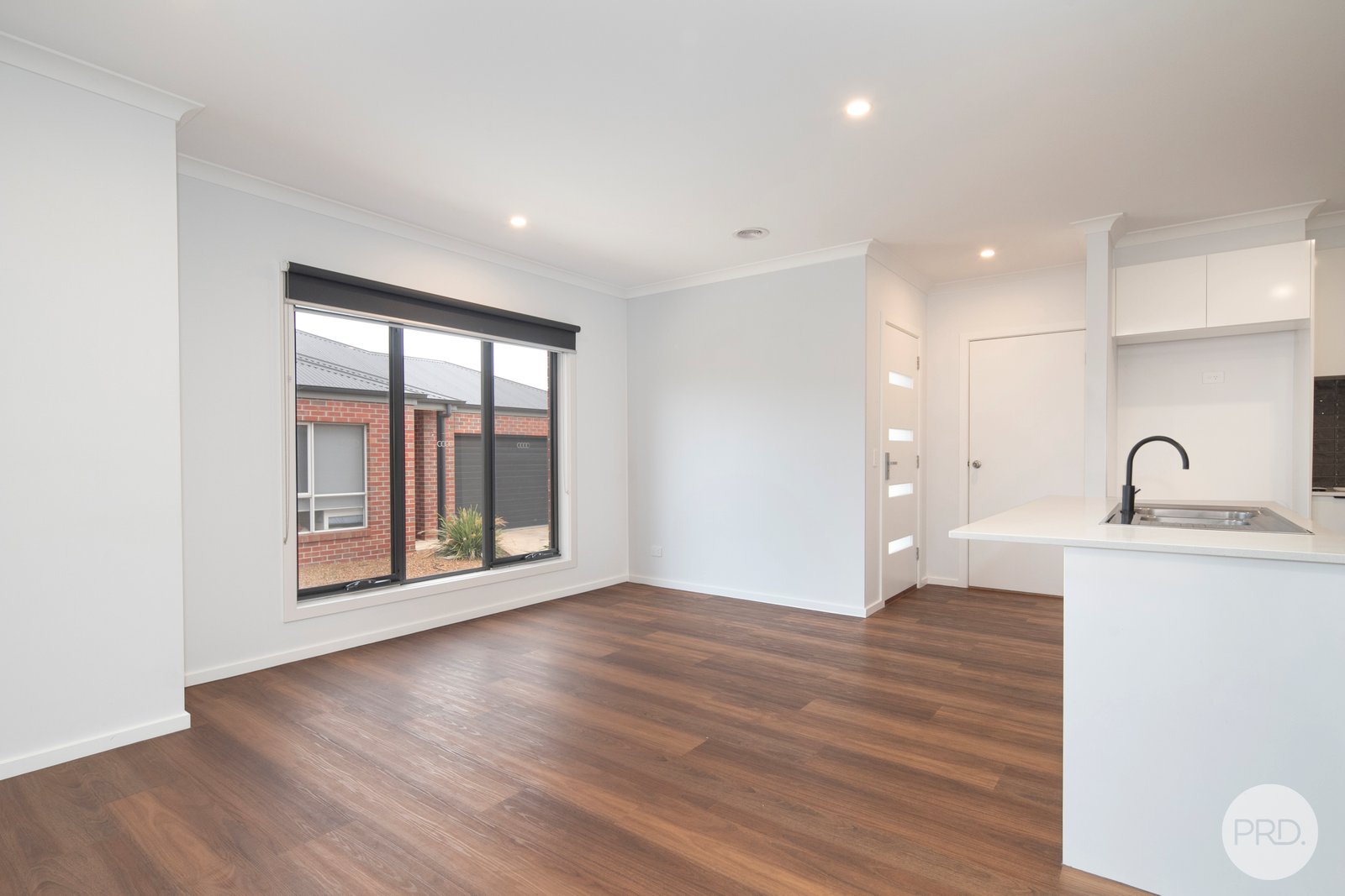 4/916 Geelong Road CANADIAN 2