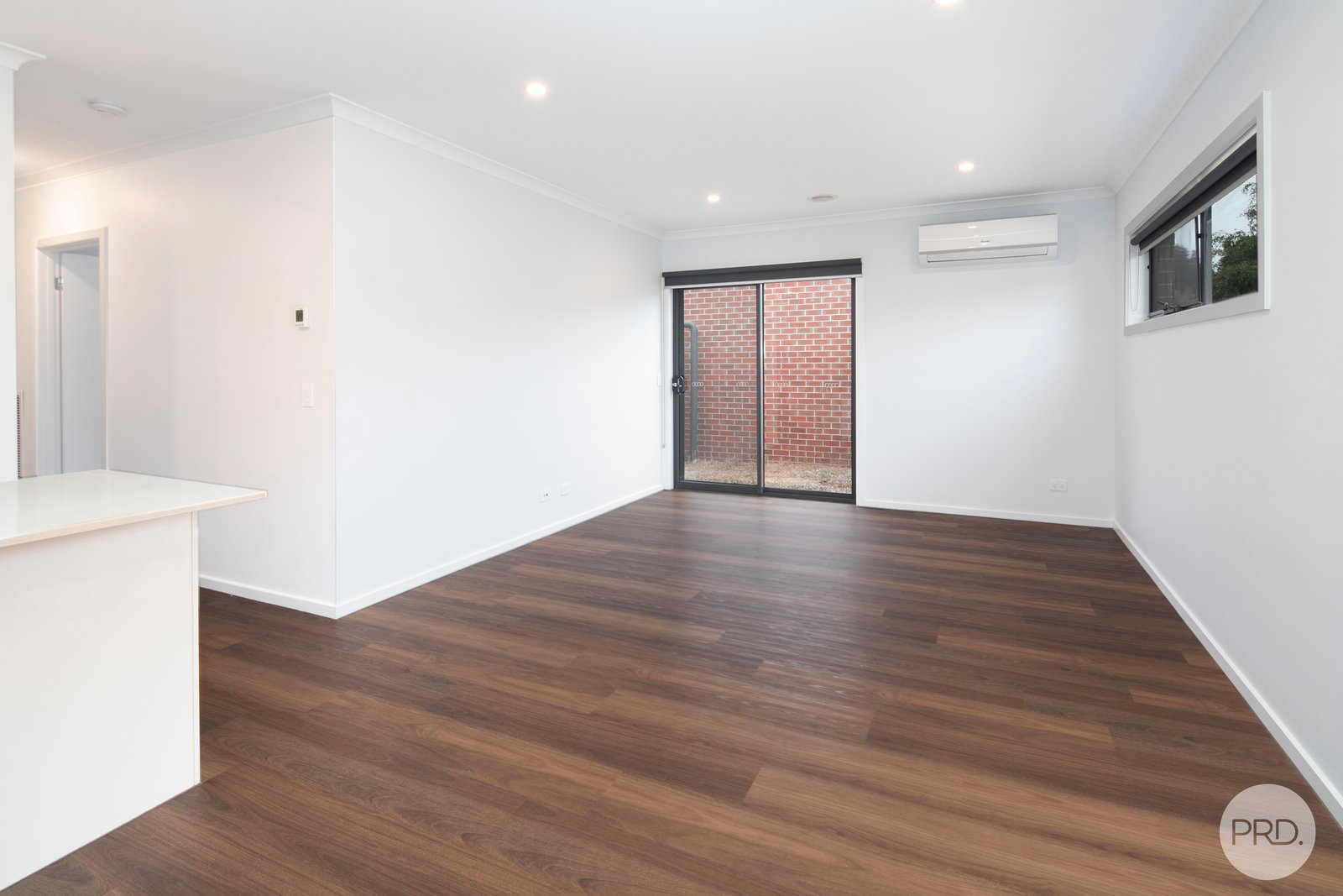 4/916 Geelong Road CANADIAN 3