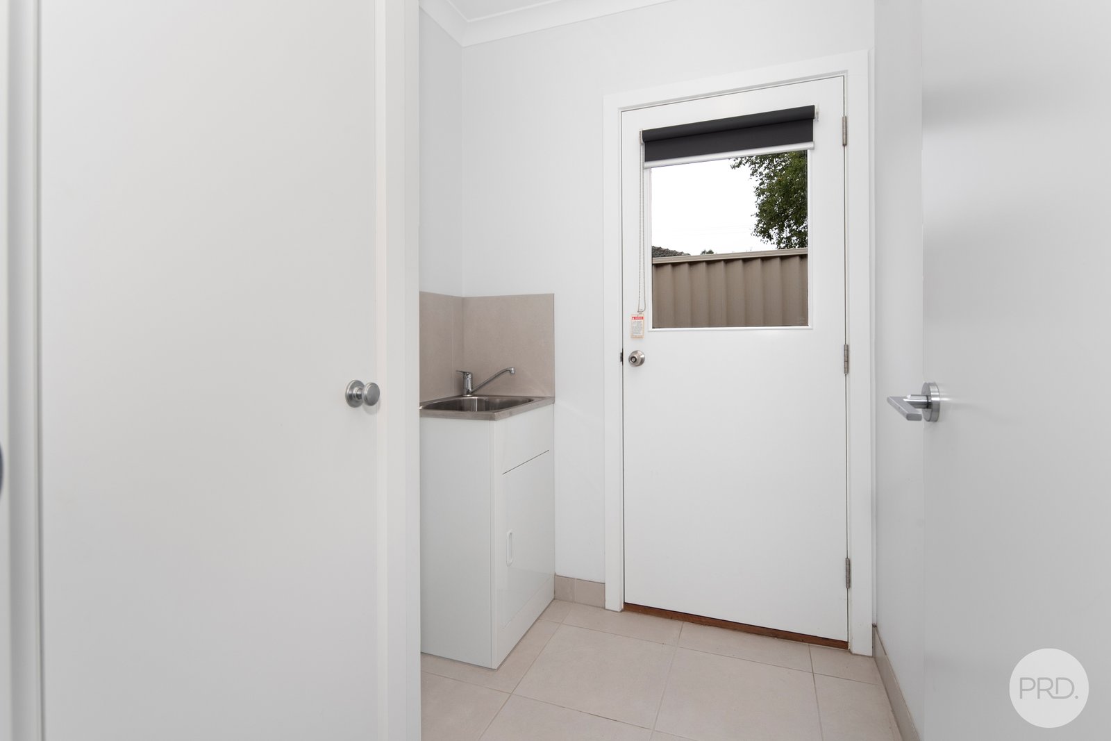 4/916 Geelong Road CANADIAN 11
