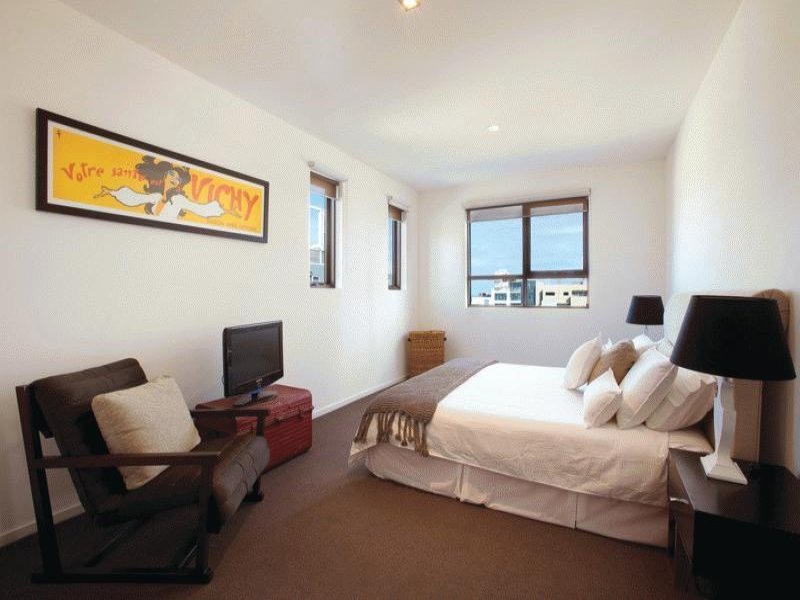 Gallery: 49/174 Esplanade East