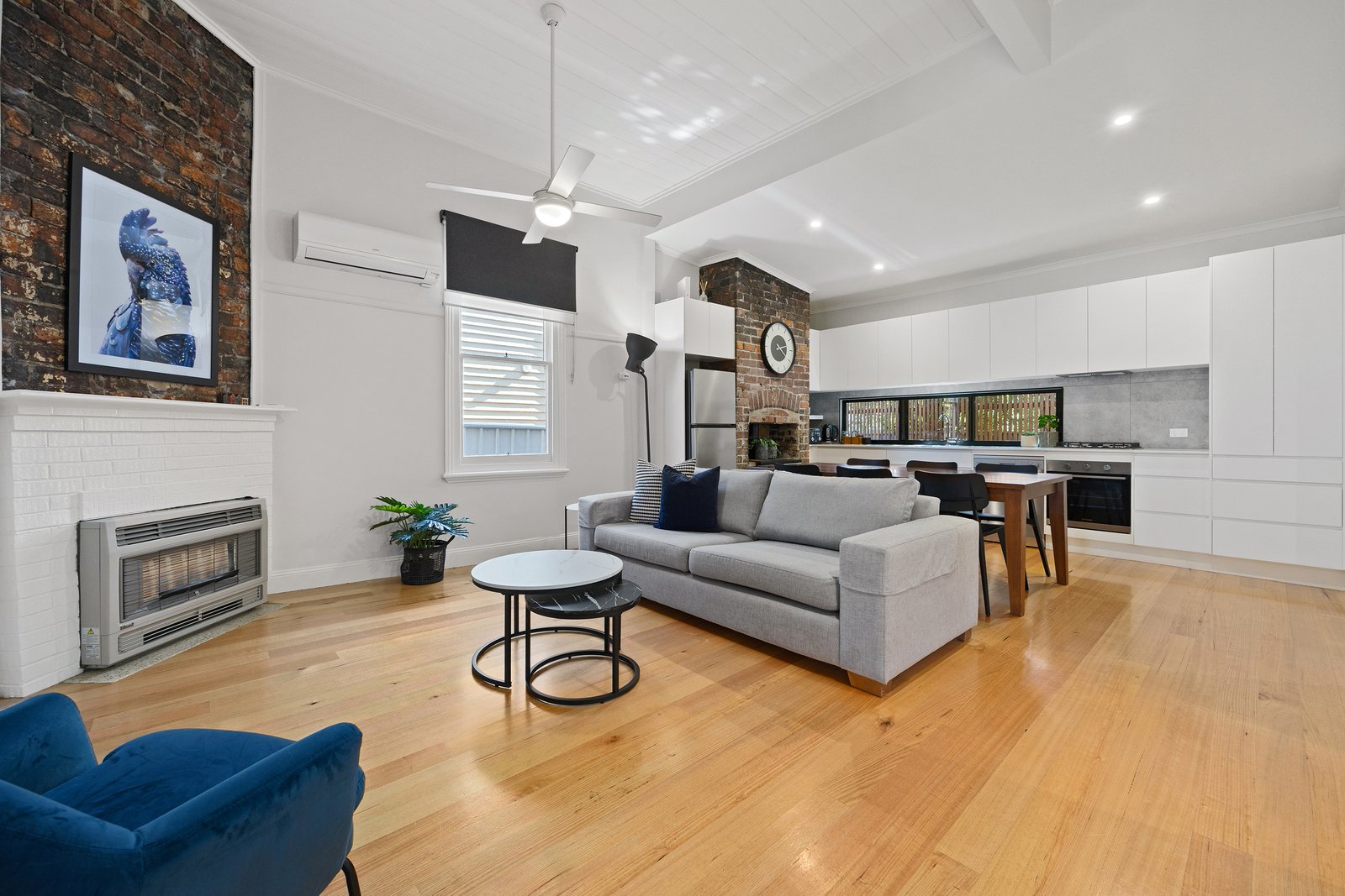 Gallery: 492 Hargreaves St