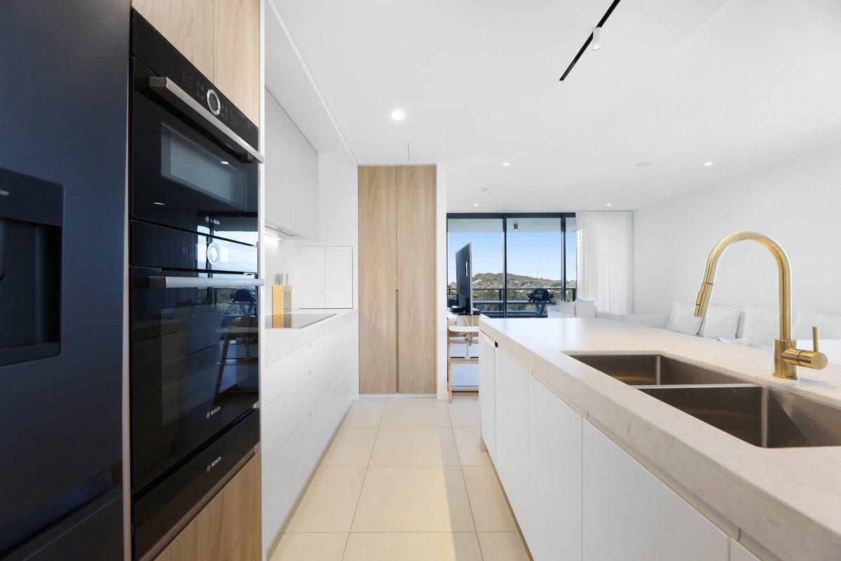 49/20 Executive Drive Burleigh Waters 4